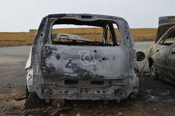 Cinco vehículos calcinados un incendio intencionado en un solar de El Ejido-Telde/TA.